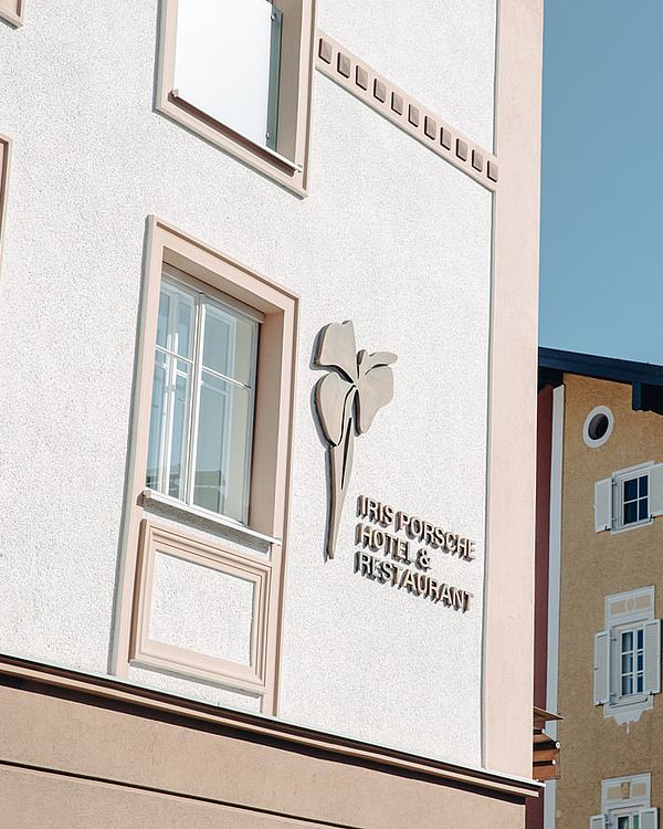 Iris Porsche Hotel & Restaurant